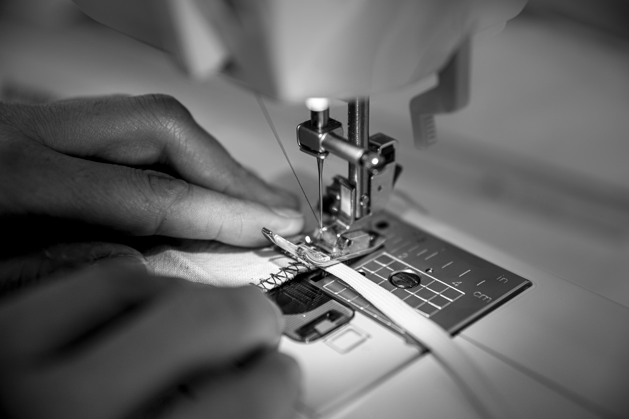 Simple Steps on How to Thread a Sewing Machine